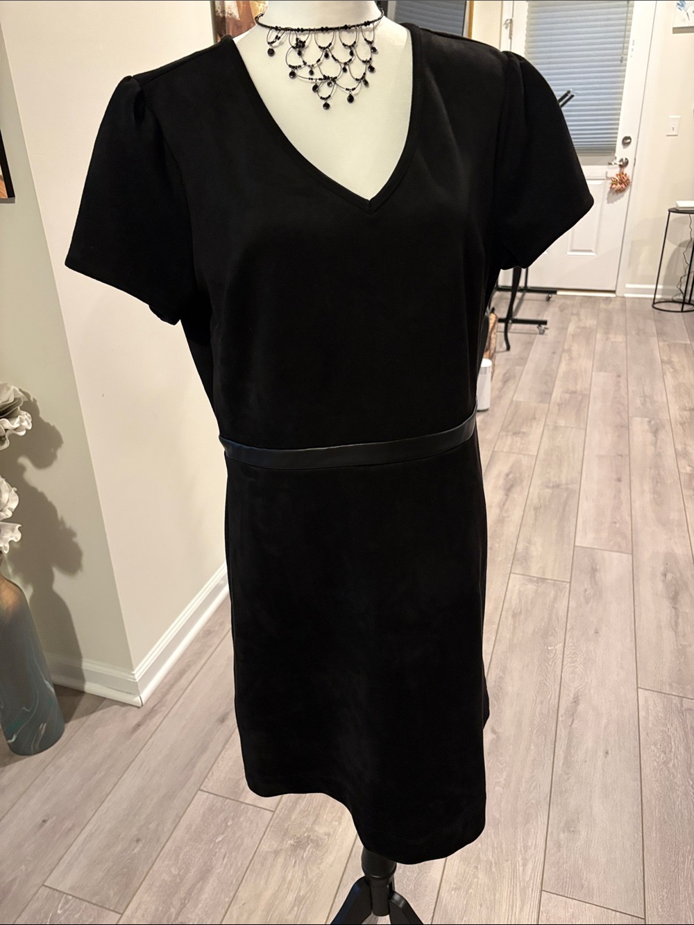 Classic Black V-Neck Short Sleeve Dress Size 12 plus.